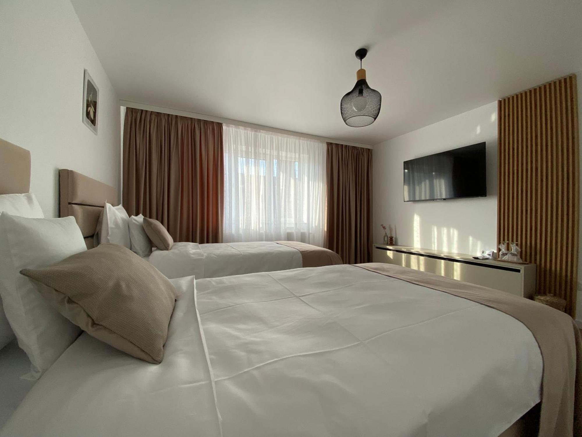 Cosy Apartments & Bistro Pufesti Zewnętrze zdjęcie