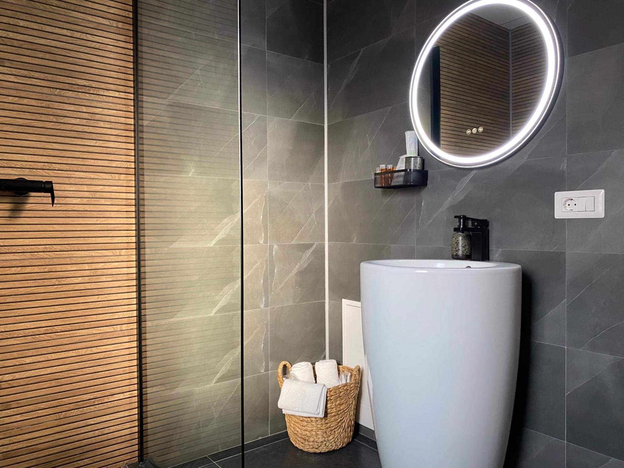 Cosy Apartments & Bistro Pufesti Zewnętrze zdjęcie