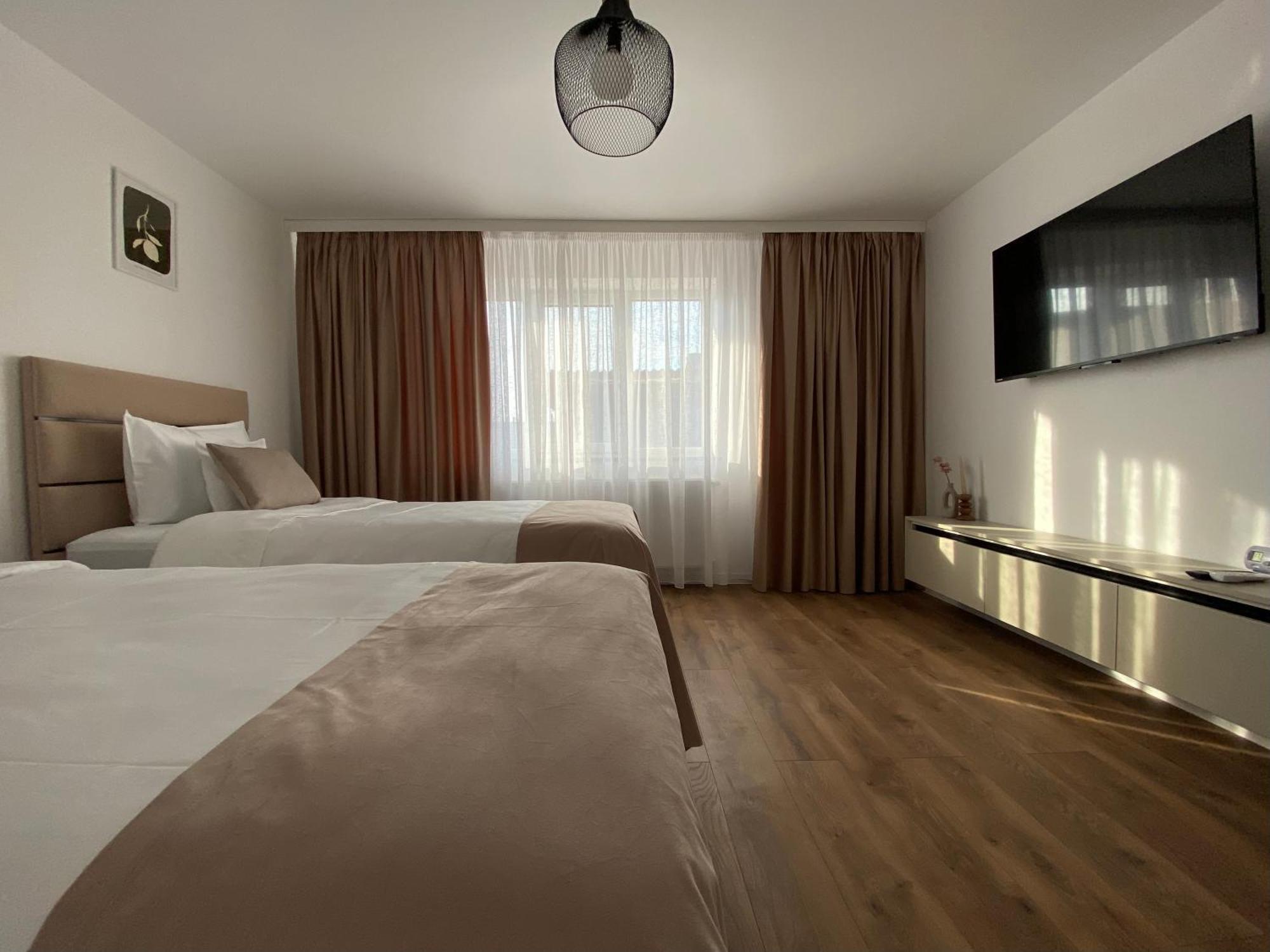 Cosy Apartments & Bistro Pufesti Zewnętrze zdjęcie