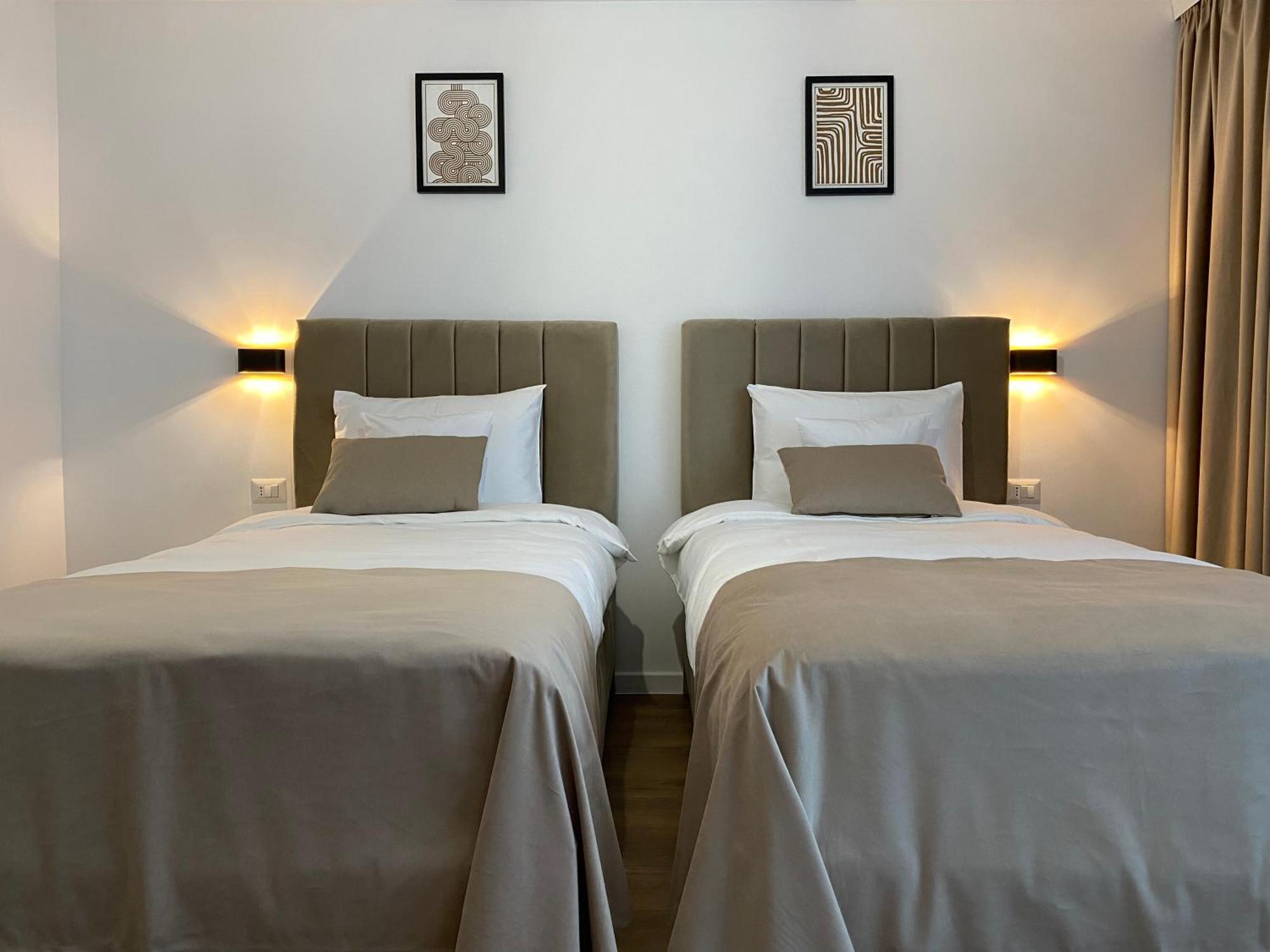 Cosy Apartments & Bistro Pufesti Zewnętrze zdjęcie